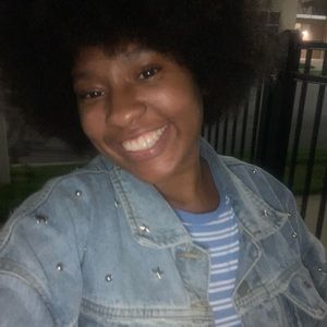 Meet your Posher, Simone